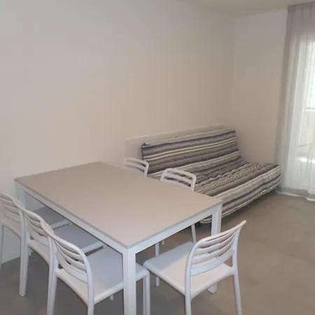 Lägenhet Two-bedroom Flat In A With Shared Pool Bibione