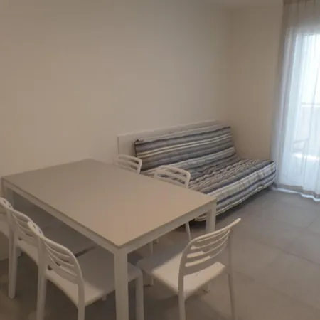 Two-bedroom Flat In A With Shared Pool Apartman *